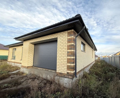 Одноэтажный дом с гаражом 152м2 на участке 12 сот.