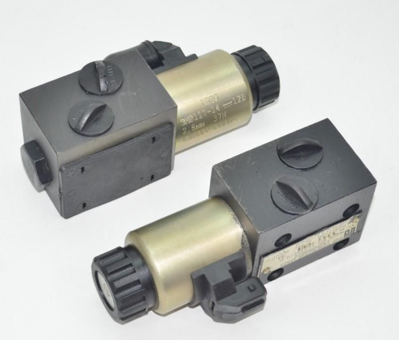 Гидрораспределитель переднего моста RH06101-012/00GA-АМР (РГЕ) Болгария — 1