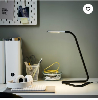 лампа настольная ИКЕА, Harte, светодиодная черная, 32 см с USB разьемом