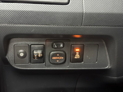 Toyota Auris 1.4d MT (90 л.с.) 2010