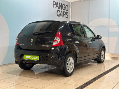 Renault Sandero 1.6 MT (84 л.с.) 2014