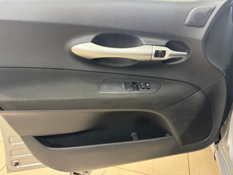 Toyota Auris 1.4d MT (90 л.с.) 2010 — 8