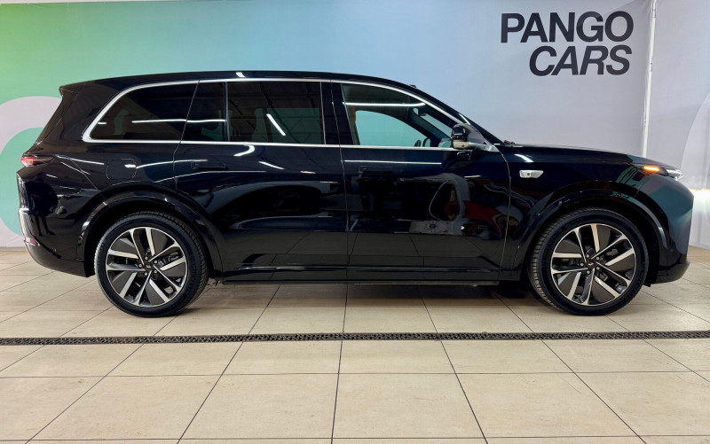 Li Auto (Lixiang) L9 44.5 kWh 1.5hyb AT (449 л.с.) 4WD 2024 — 4