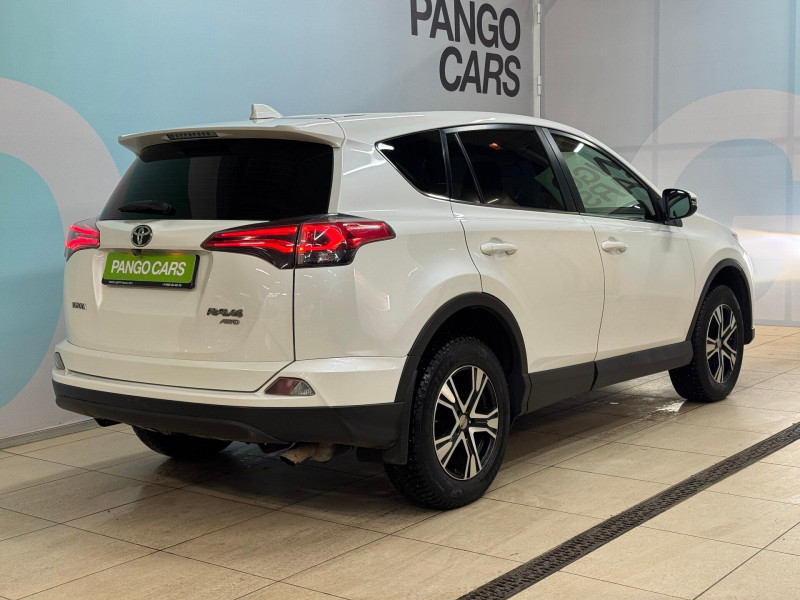 Toyota RAV4 2.0 CVT (146 л.с.) 4WD 2016 — 3