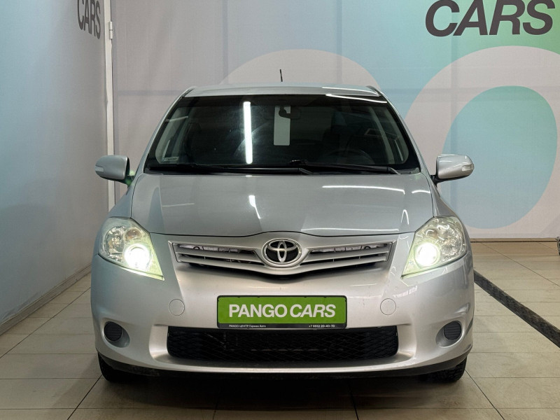 Toyota Auris 1.4d MT (90 л.с.) 2010 — 2